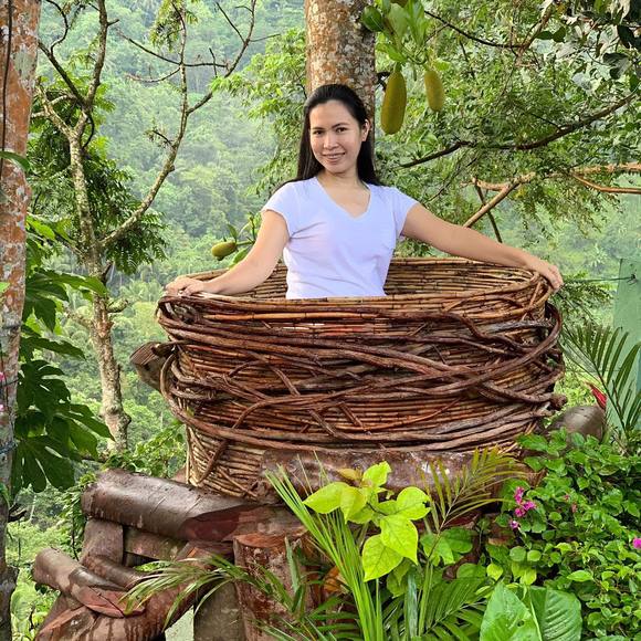 Meet your Posher, Karen - Picture 1 of 1